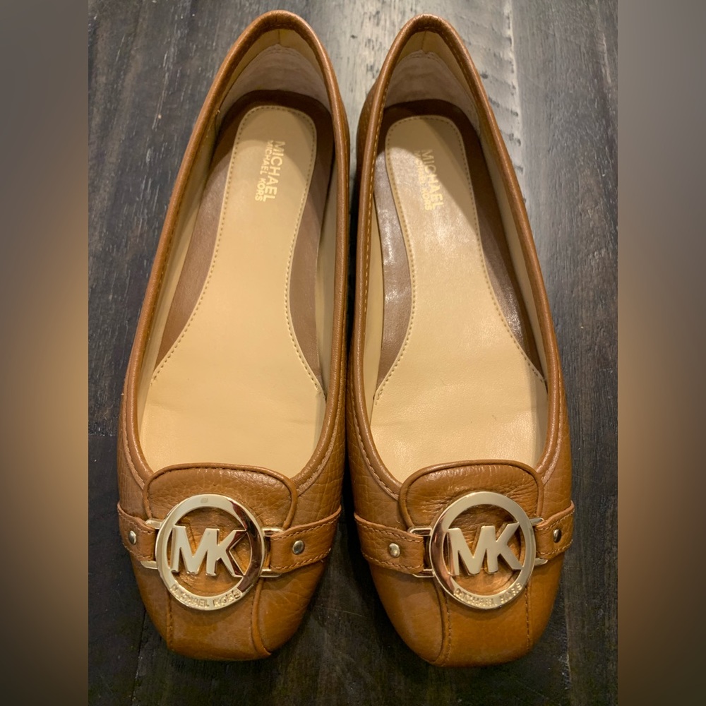 Micheal Kors flats